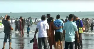 ছুটিতে কক্সবাজারে পর্যটকদের ভিড়, চাঙা পর্যটন খাত
